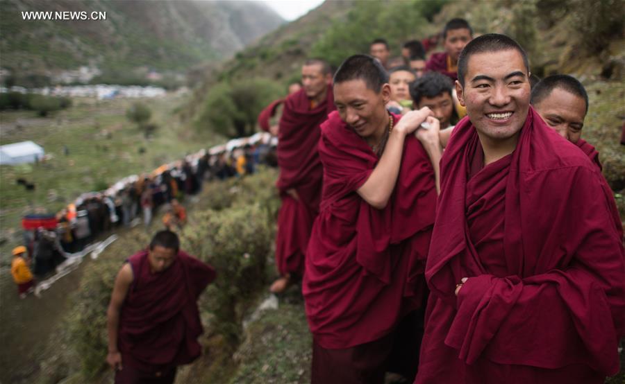 CHINA-TIBET-THANGKA-WORSHIP (CN) 