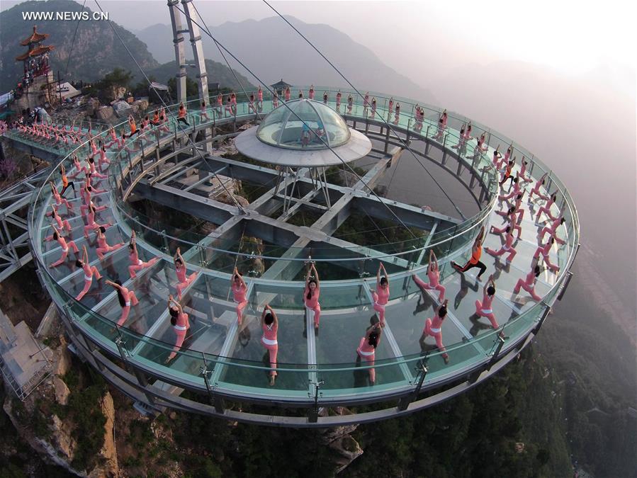 CHINA-BEIJING-YOGA LOVERS (CN)