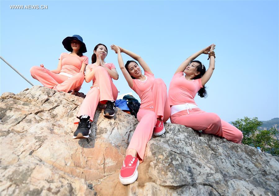 CHINA-BEIJING-YOGA LOVERS (CN)