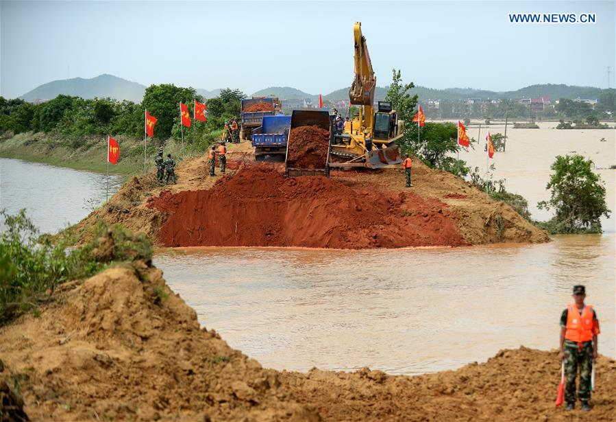 CHINA-JIANGXI-POYANG-BANK BREACH-MENDING (CN)