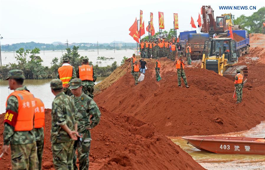 CHINA-JIANGXI-POYANG-DYKE BREACH-REPAIR (CN)