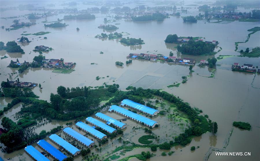  Torrential rainfall in Shucheng since June 30 and rain-triggered dike breaches have affected 300,000 people, destroyed 370,000 mu (about 24,667 hectares) of crops and forced 44,870 to relocate