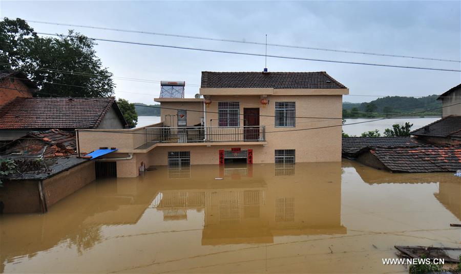 Continuous rainfall has affected 522,300 people, destroyed 600 houses and forced 40,900 to relocate in 317 townships in Hunan. 