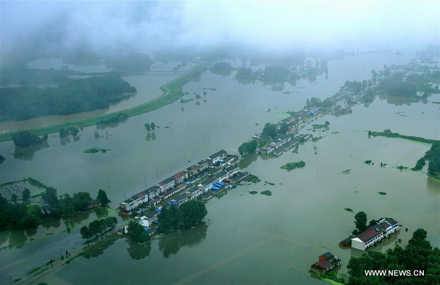  Torrential rainfall in Shucheng since June 30 and rain-triggered dike breaches have affected 300,000 people, destroyed 370,000 mu (about 24,667 hectares) of crops and forced 44,870 to relocate