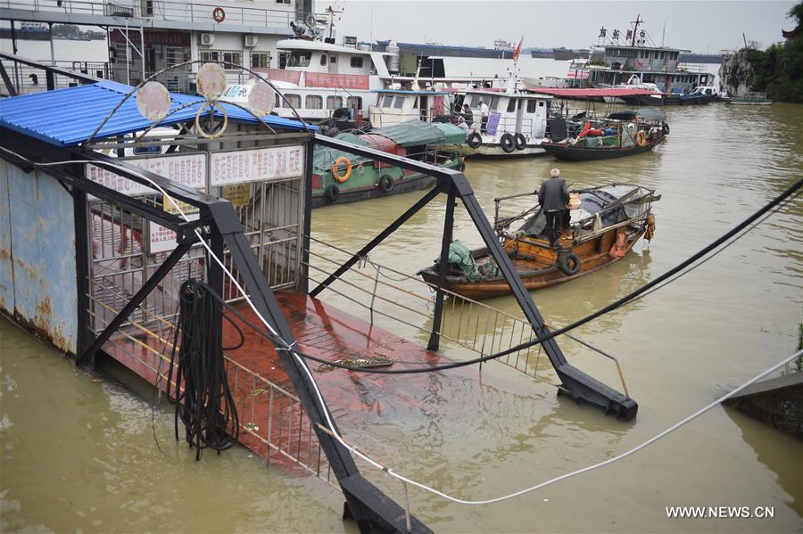 The water level of Poyang Lake rised continuously due to torrential rainfall. Jiangxi provincial hydrological bureau renewed a red alert for flood on Tuesday