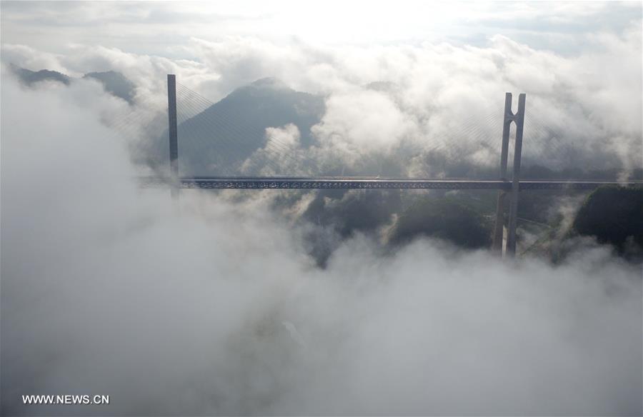 #CHINA-BRIDGES-MIST AND CLOUD (CN)