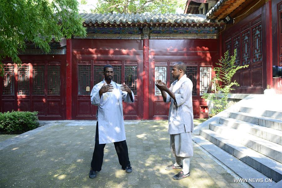 CHINA-HENAN-SHAOLIN TEMPLE-AFRICAN APPRENTICES (CN) 