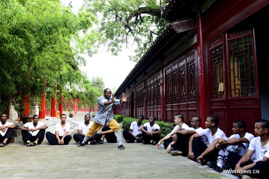 CHINA-HENAN-SHAOLIN TEMPLE-AFRICAN APPRENTICES (CN) 