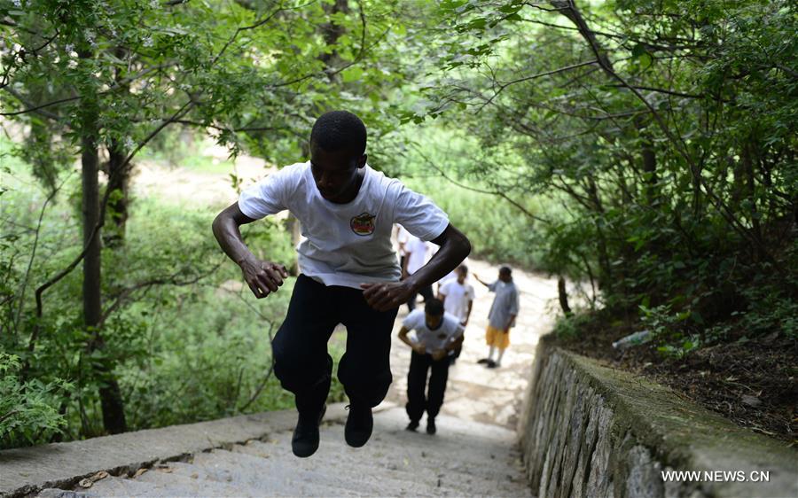 CHINA-HENAN-SHAOLIN TEMPLE-AFRICAN APPRENTICES (CN) 