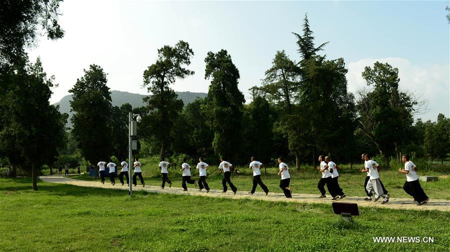 CHINA-HENAN-SHAOLIN TEMPLE-AFRICAN APPRENTICES (CN) 