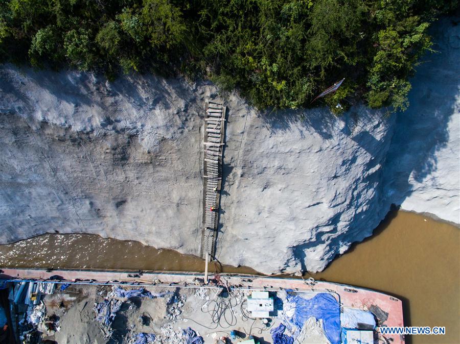 CHINA-CHONGQING-THREE GORGES-SPIDER-MAN (CN) 