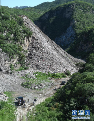 北京房山景区“垃圾山”预计三周内清运完毕