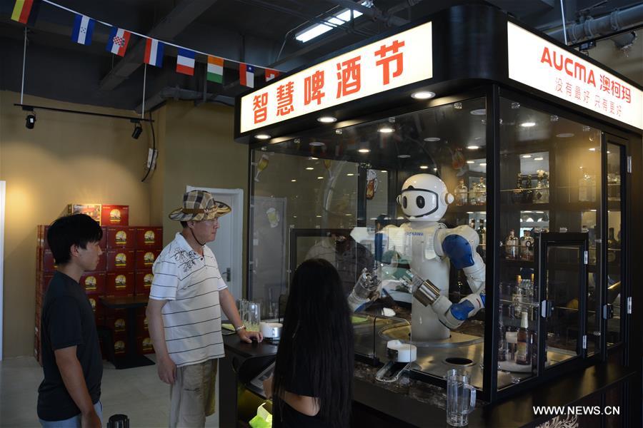 CHINA-QINGDAO-BEER ROBOT (CN)