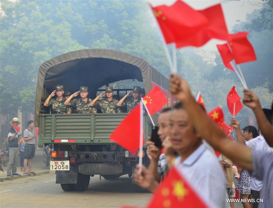 CHINA-JIANGXI-FLOOD CONTROL-SOLDIER-FAREWELL (CN)