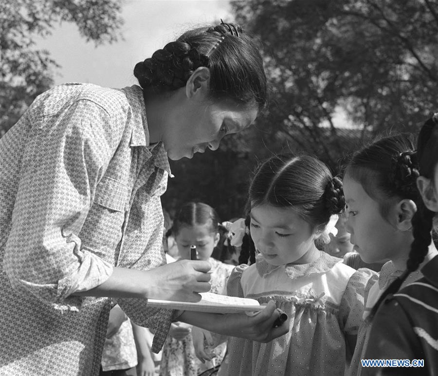 CHINA-SCHOOL OPENING DAY-MEMORIES (CN)