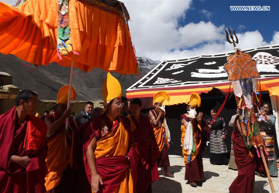 CHINA-PANCHEN LAMA-QOMOLANGMA-VISIT (CN)