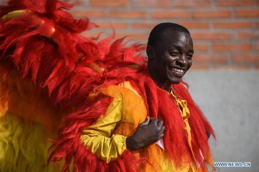 CHINA-DALIAN-AFRICAN TRAINEES-LION DANCE(CN)