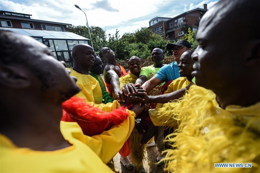 CHINA-DALIAN-AFRICAN TRAINEES-LION DANCE(CN)