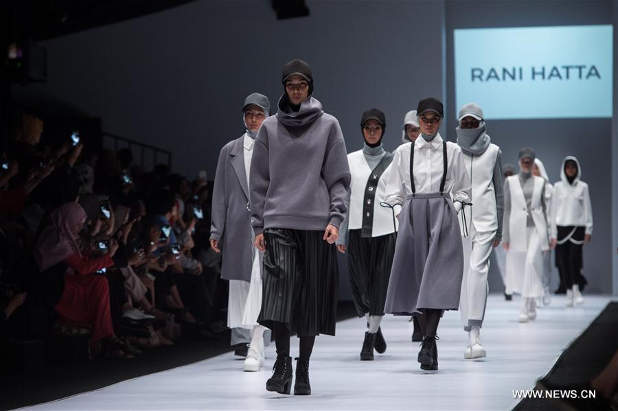 A model presents a design by Byo during the Jakarta Fashion Week in Jakarta, Indonesia, Oct. 22, 2016. 