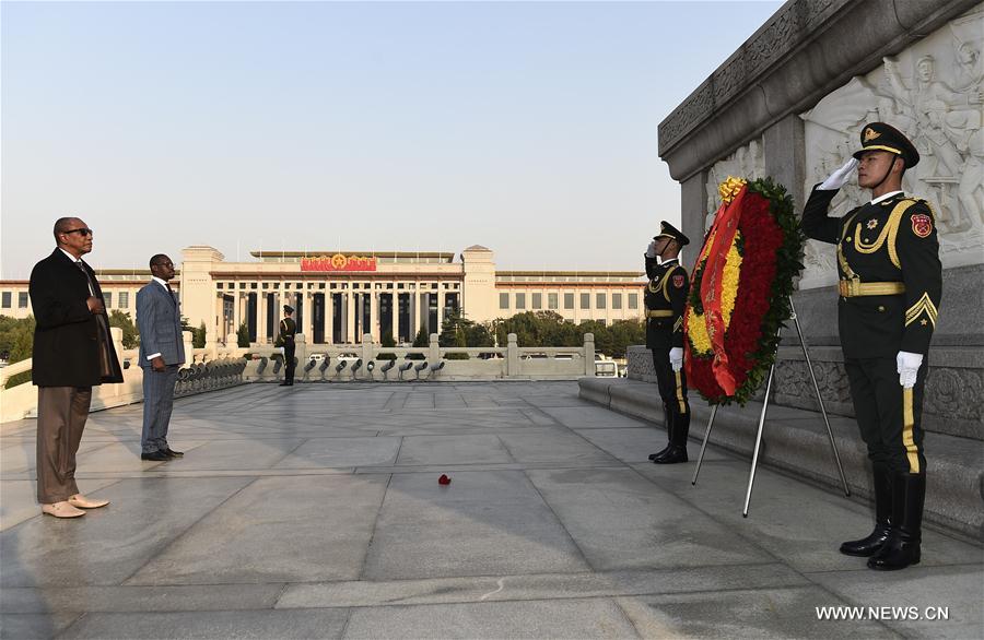 CHINA-BEIJING-GUINEA-MONUMENT-WREATH (CN) 