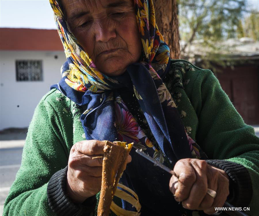 The handmade mulberry-bark paper, originating thousands of years ago in Xinjiang, has been listed as intangible cultural heritage by the UNESCO.