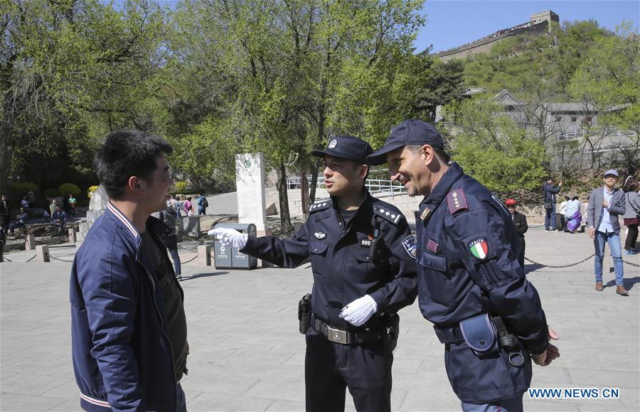 CHINA-BEIJING-ITALY-GREAT WALL-JOINT PATROL (CN)