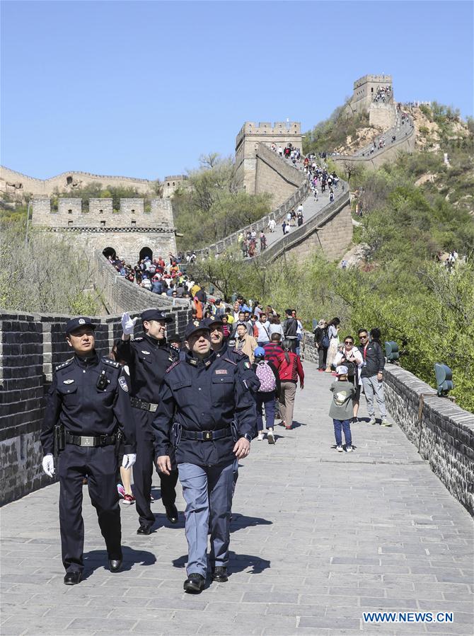 CHINA-BEIJING-ITALY-GREAT WALL-JOINT PATROL (CN)