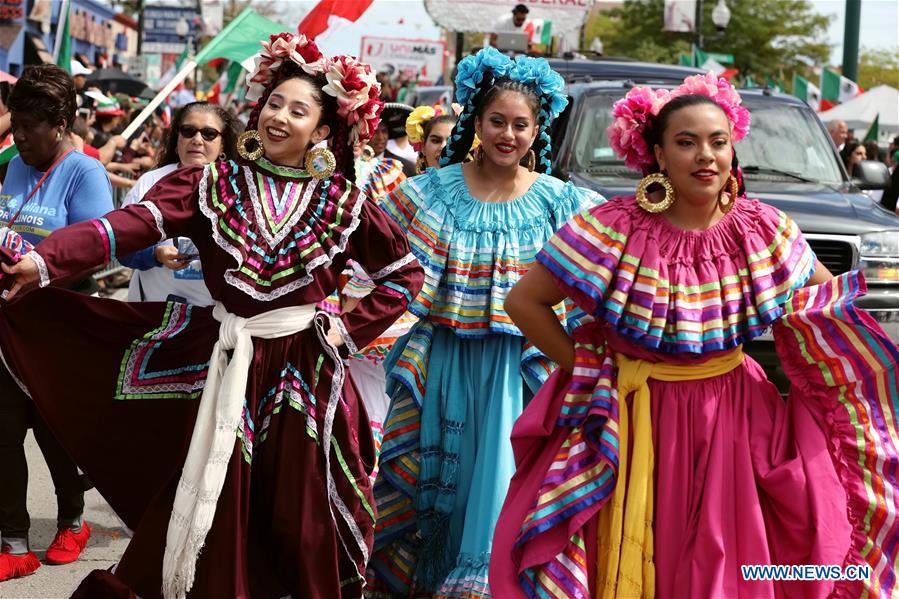 Parade held ahead of Mexican Independence Day in Chicago (2) People's