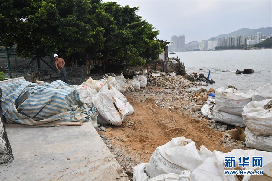 香港特区政府严阵以待 应对超强台风“山竹” 第1页