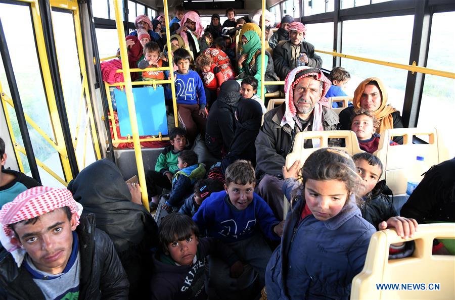 SYRIA-HOMS-RUKBAN CAMP-CIVILIANS-LEAVING