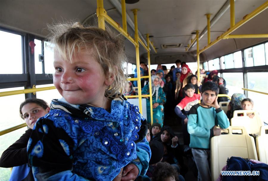 SYRIA-HOMS-RUKBAN CAMP-CIVILIANS-LEAVING