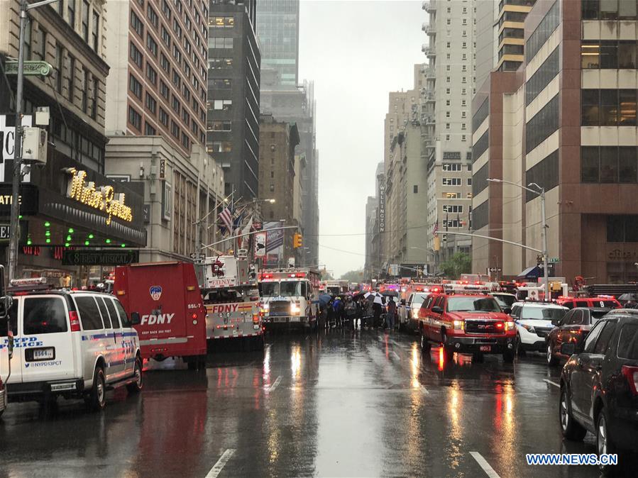 U.S.-NEW YORK-HELICOPTER-CRASH